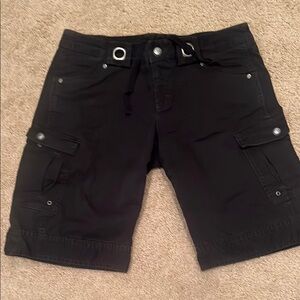 Athleta women’s Black Cargo Shorts size 6